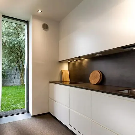Eco Brienno, Italia * Argegno